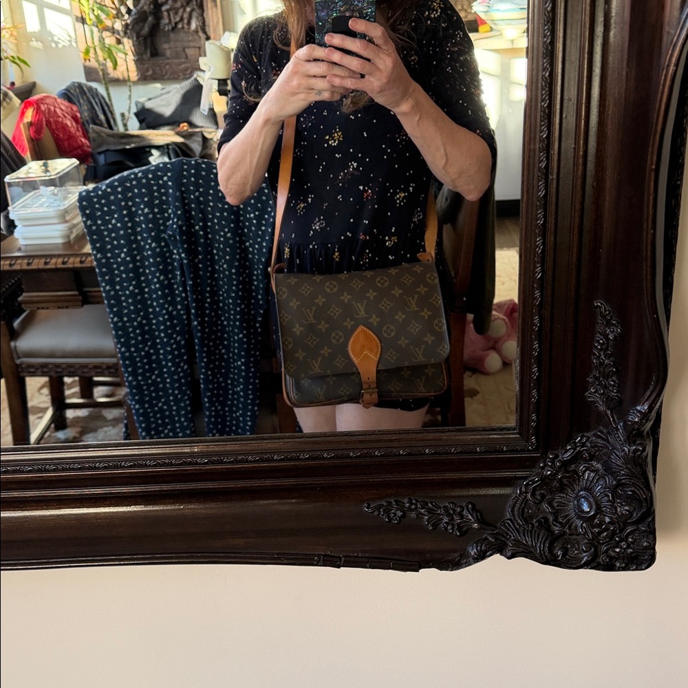 Gorgeous Vintage “LOUIS VUITTON Cartouchiere” Bag 💼 - Picture 4 of 13